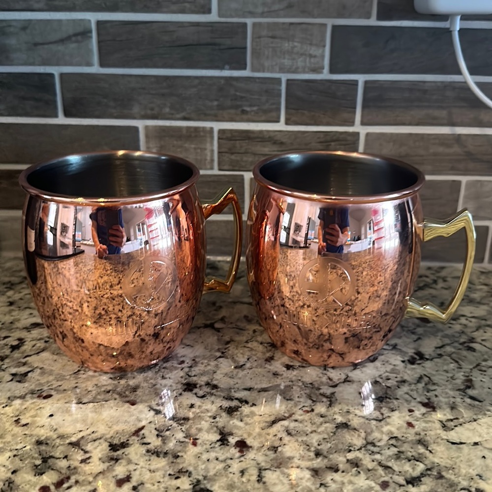 Hunt a Killer Copper Moscow Mule mugs. Never used.